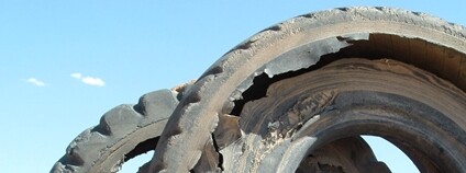 Staré pneumatiky Foto: jeh amm ink Flickr